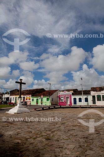  Subject: Houses and Cross Marechal Deodoro city, National Heritage site, founded in 1611, it was the first capitol of Alagoas state  / Place:  Alagoas state - Brazil  / Date: 2011 