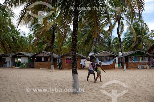  Subject: Commerce - Small business huts in Gunga Beach  / Place:  South shore of Maceio city - Alagoas state - Brazil  / Date: 2011 