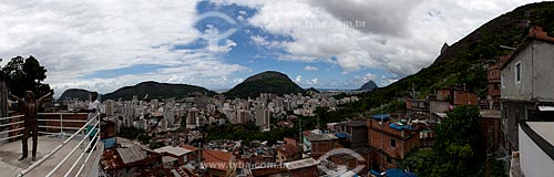  Subject: Panoramic view of the Santa Marta slum with the Botafogo neighborhood in the background  / Place:  Rio de Janeiro city - Brazil  / Date: 2011 