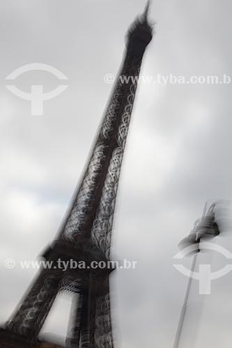  Subject: Eiffel Tower  / Place:  Paris - France  / Date: 11/2010 
