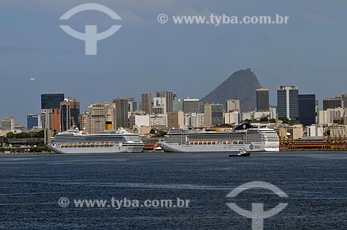  Subject: Rio de Janeiro harbour with the downtown of Rio de Janeiro city and the Sugarloaf in the background  / Place:  Rio de Janeiro - Brazil  / Date: 03/2010 