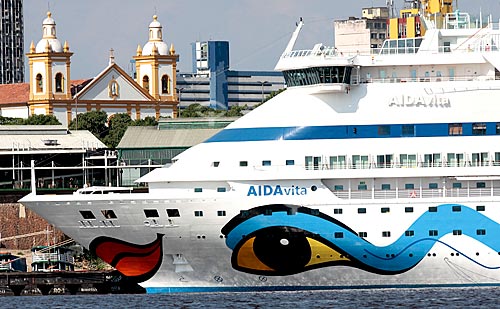  Subject: Italian Cruise Ship (AIDA) in the floating harbor of Manaus city  / Place:  Amazonas state - Brazil  / Date: 2010 