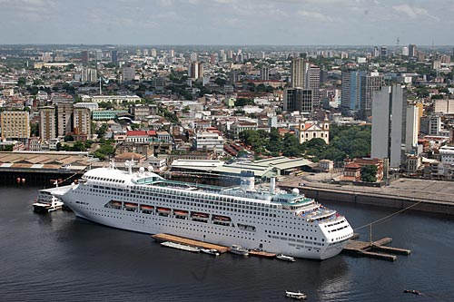  Subject: Cruise Ship in the floating harbour of Manaus city  / Place:  Amazonas state - Brazil  / Date: 2010 