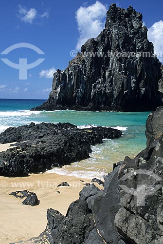  Subject: View of the Dois Irmaos Hill in Fernando de Noronha island  / Place:  Pernambuco state - Brazil  / Date:   
