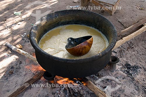  Mingau de perereba - typical food - Aiha Kalapalo village  - Querencia vity - Mato Grosso state (MT) - Brazil