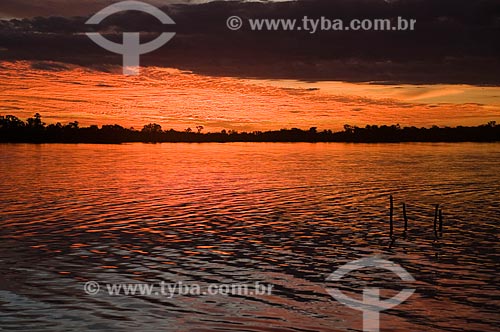  Subject: Nightfall in a lake of the Kalapalo village - Xingu Indian Park  / Place:  Querencia - Mato Grosso state - Brazil  / Date: 07/2009 