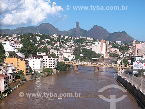  Subject: General view of the Cachoeira de Itapemirim city, with the Itapemirim crossing it and the Itabira peak in the background  / Place:  Espirito Santo state - Brazil  / Date: 2007 