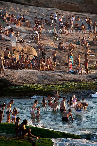  Subject: Bathers at Arpoador beach  / Place:  Ipanema neighborhood - Rio de Janeiro city - Brazil  / Date: 01/2011 