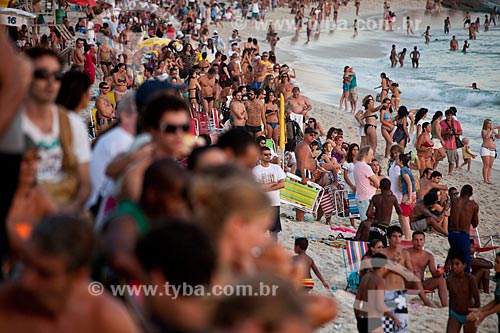  Subject: Bathers at Arpoador beach  / Place:  Ipanema neighborhood - Rio de Janeiro city - Brazil  / Date: 02/2011 