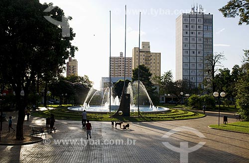  Subject: 21 de Abril  Square - city center / Place: Sertaozinho city - Sao Paulo state - SP - Brazil  / Date: 08/2009 