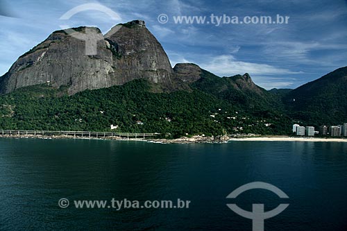  Subject: Aerial view of  Elevado do Joa with Pedra da Gavea in the background / Place: Rio de Janeiro city - Rio de Janeiro state - Brazil  / Date: 02/2011 