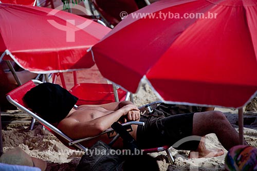 Subject: Bather resting in Arpoador beach / Place: Rio de Janeiro city - Rio de Janeiro state - Brazil  / Date: Fevereiro 2011 