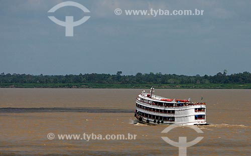  Subject: Regional boat on the Amazon River / Place: Manaus city - Amazonas state - Brazil  / Date: 12/2009 