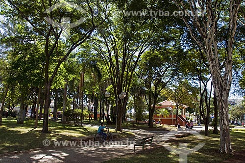  Subject: View of the Manoel Leme square with bandstand in the background / Place: Leme city - Sao Paulo state (SP) - Brazil  / Date: 07/2009  