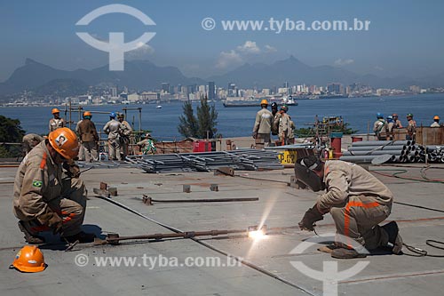  Subject: Labourers working on building the ship in Maua shipyard  / Place: Niteroi city - Rio de Janeiro state (RJ) - Brazil / Date: 11/2010 