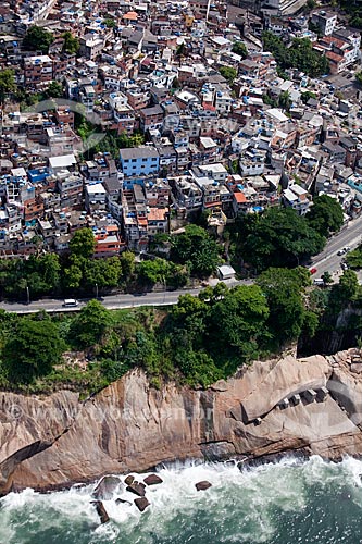  Subject: Aerial view of Vidigal slum  / Place: Sao Conrado neighborhood - Rio de Janeiro city - Rio de Janeiro state (RJ) - Brazil / Date: 03/2011 