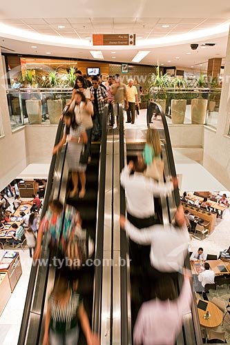  Subject: Escalators in Cidade Mall / Place: Belo Horizonte city - Minas Gerais state (MG) - Brazil / Date: 03/2011 