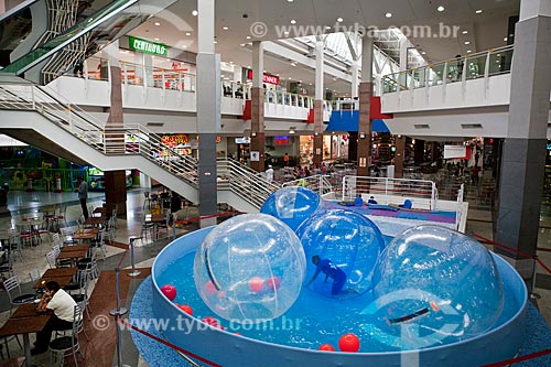  Subject: Pool at Itau Power Mall / Place: Contagem city - Minas Gerais state (MG) - Brazil / Date: 03/2011 