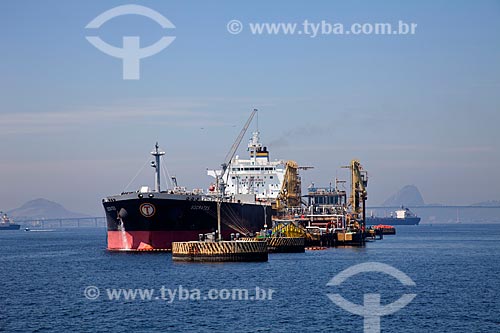  Subject: Ship at Transpetro terminal - Guanabara Bay / Place: Rio de Janeiro city - Rio de Janeiro state - Brazil / Date: 02/2011 