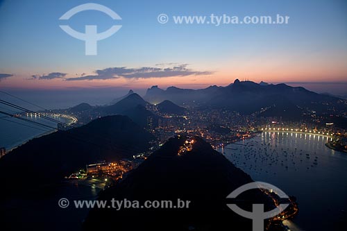  Subject: Twilight ,  the lights of Botafogo ,  Copacabana ,  and Urca neighborhoods as seen from Sugar Loaf Mountain / Place: Rio de Janeiro city - Rio de Janeiro state - Brazil / Date: 10/2010 
