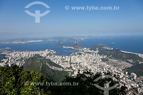 Subject: Aerial view of the Southern Zone of Rio de Janeiro  -  Neighborhoods of Laranjeiras ,  Flamengo and Botafogo with Guanabara bay and the Sugar Loaf in the background / Place: Rio de Janeiro city  -  Rio de Janeiro state  -  Brazil / Date: 10 