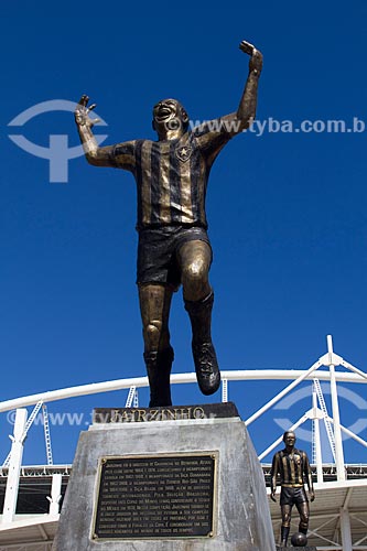  Subject: Bronze statue of Jairzinho player at the entrance Engenhão stadium  / Place: Engenho de Dentro neighborhood - Rio de Janeiro city - Rio de Janeiro state (RJ) - Brazil / Date: 02/2011 