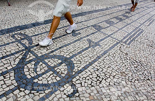  Subject: Sidewalk with design of musical note / Place: Vila Isabel neighborhood - Rio de Janeiro city - Rio de Janeiro state (RJ) - Brazil / Date: 03/2011 