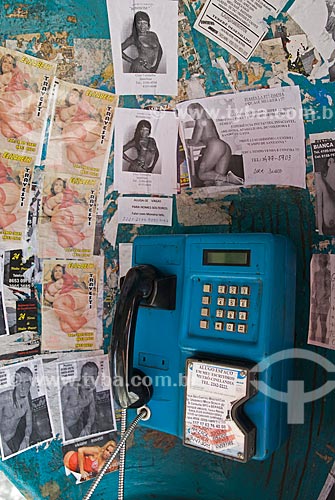  Subject: Inside the telephone booth at Presidente Vargas Avenue / Place: City center - Rio de Janeiro city - Rio de Janeiro state (RJ) - Brazil / Date: 12/2009 