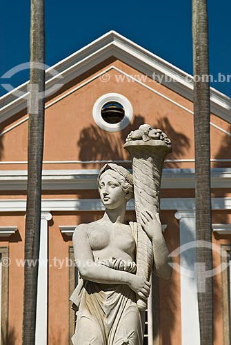  Subject: Sculpture of female figure in front of the building of the National Archives / Place: City center - Rio de Janeiro city - Rio de Janeiro state (RJ) - Brazil / Date: 12/2009 