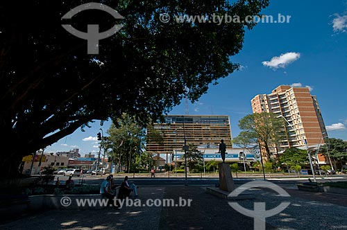  Subject: View of Saturnino de Brito Square in the background Municipal Chamber and Marilia City Hall  / Place: Marília city - Sao Paulo state (SP) - Brazil / Date: 04/2010  