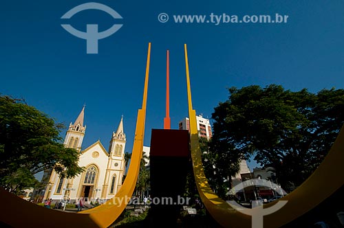  Subject: Monument to the squadron at Governador Pedro de Toledo Square with Nossa Senhora do Desterro Cathedral  in the background / Place: Jundiai city - Sao Paulo state (SP) - Brazil / Date: 06/2010  