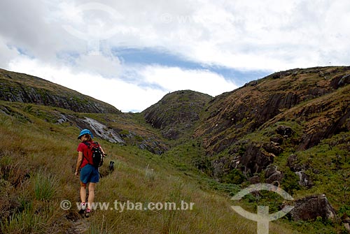  Subject: Woman trekking / Place: Sao Jose do Rio Preto city - Sao Paulo state - Brazil / Date: 07/2009 