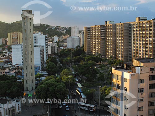  Subject: chimney of Elevatoria plant with building of the State University of Rio de Janeiro (UERJ) in the right side / Place: Maracana neighborhood - Rio de Janeiro city - Rio de Janeiro state (RJ) - Brazil / Date: 02/2011 
