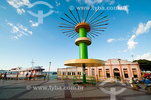  Subject: New Square of Cristo Redentor with Municipal Market of Parintins in the background / Place: Parintins city - Amazonas state (AM) - Brazil / Date: 06/2010 