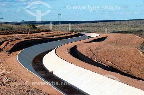  Subject: Irrigation channel -  Project for Integration of the Sao Francisco River with the watersheds of the Septentrional Northeast  / Place: Floresta city - Pernambuco state (PE) - Brazil / Date: 08/2010 