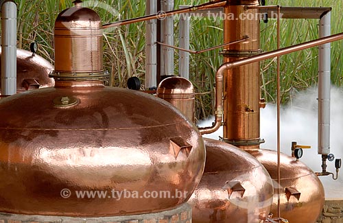  Subject: Still for cachaça (distilled spirit made ??of the sugar cane) production by a hand process / Place: Minas Gerais state (MG) - Brazil / Date: 08/2005 