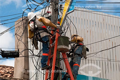  Subject: Men doing maintenance of electrical Grid / Place: Juazeiro do Norte city - Ceara state (CE) - Brazil / Date: 08/2010 