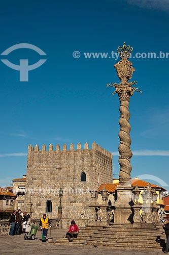  Subject: Medieval tower and pelourinho  / Place: Porto city - Portugal - Europe / Date: 10/2010  