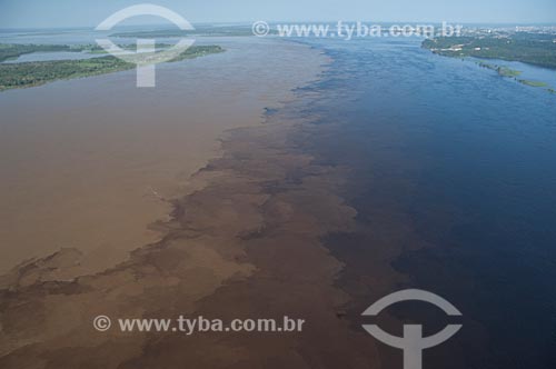  Subject: Meeting of the Waters of the Negro and Solimões Rivers 14 km east of Manaus -  seen in the background / Place: Manaus city - Amazonas state (AM) - Brazil / Date: 06/2007 