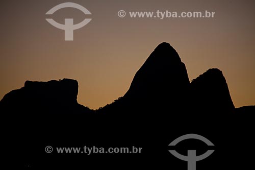  Subject: Two Brothers Mountain, Rock of Gavea  seen from Arpoador / Place: Ipanema neighborhood - Rio de Janeiro city - Rio de Janeiro state (RJ) - Brazil / Date: 04/2011 