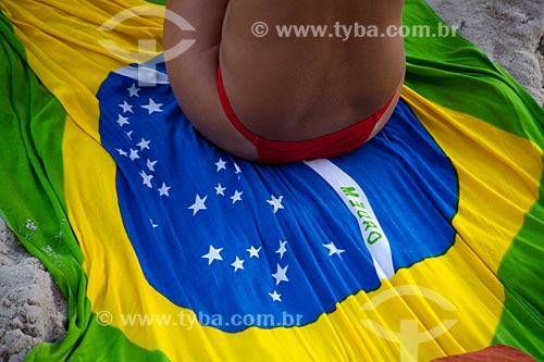  Subject: Woman sunbathing on Ipanema Beach / Place: Ipanema neighborhood - Rio de Janeiro city - Rio de Janeiro state (RJ) - Brazil / Date: 04/2011 