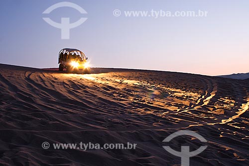  Subject: Vehicle for desert tour / Place: Ica - Department of Ica - Peru - South America / Date: 12/05/2011 