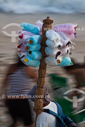  Subject: Street vendor of Cotton candy on Ipanema Beach / Place: Ipanema neighborhood - Rio de Janeiro city - Rio de Janeiro state (RJ) - Brazil / Date: 02/2011 