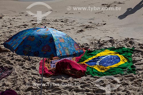  Subject: Kanga and sun umbrella oh Ipanema Beach / Place: Ipanema neighborhood - Rio de Janeiro city - Rio de Janeiro state (RJ) - Brazil / Date: 02/2011 