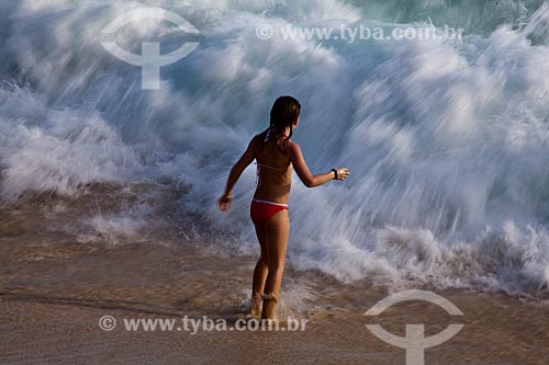  Subject: Child playing in Ipanema beach / Place: Ipanema neighborhood - Rio de Janeiro city - Rio de Janeiro state (RJ) - Brazil / Date: 02/2011 