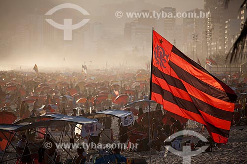  Subject: Flamengo Flag on Ipanema Beach / Place: Ipanema neighborhood - Rio de Janeiro city - Rio de Janeiro state (RJ) - Brazil / Date: 02/2011 