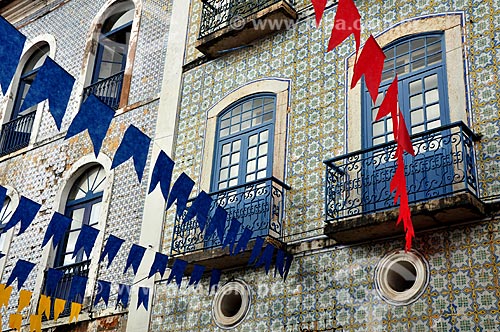  Subject: Buildings decorated with flags to June Festival / Place: Sao Luis - Maranhao state (MA) - Brazil / Date: 06/2011 