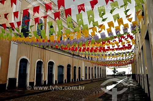  Subject: Street decorated with flags to June Festival / Place: Sao Luis - Maranhao state (MA) - Brazil / Date: 06/2011 