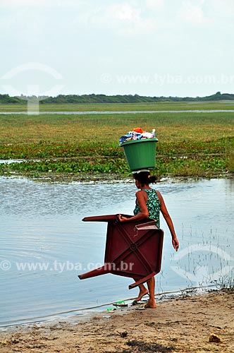  Subject: Washerwoman at Santo Amaro Lagoon  - Lencois Maranhenses National Park / Place: Santo Amaro city - Maranhao state (MA) - Brazil / Date: 07/2011 