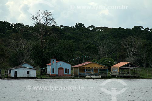  Subject: Village on the banks of the Amazon River / Place: Parintins city - Amazonas state (AM) - Brazil / Date: 06/2011 